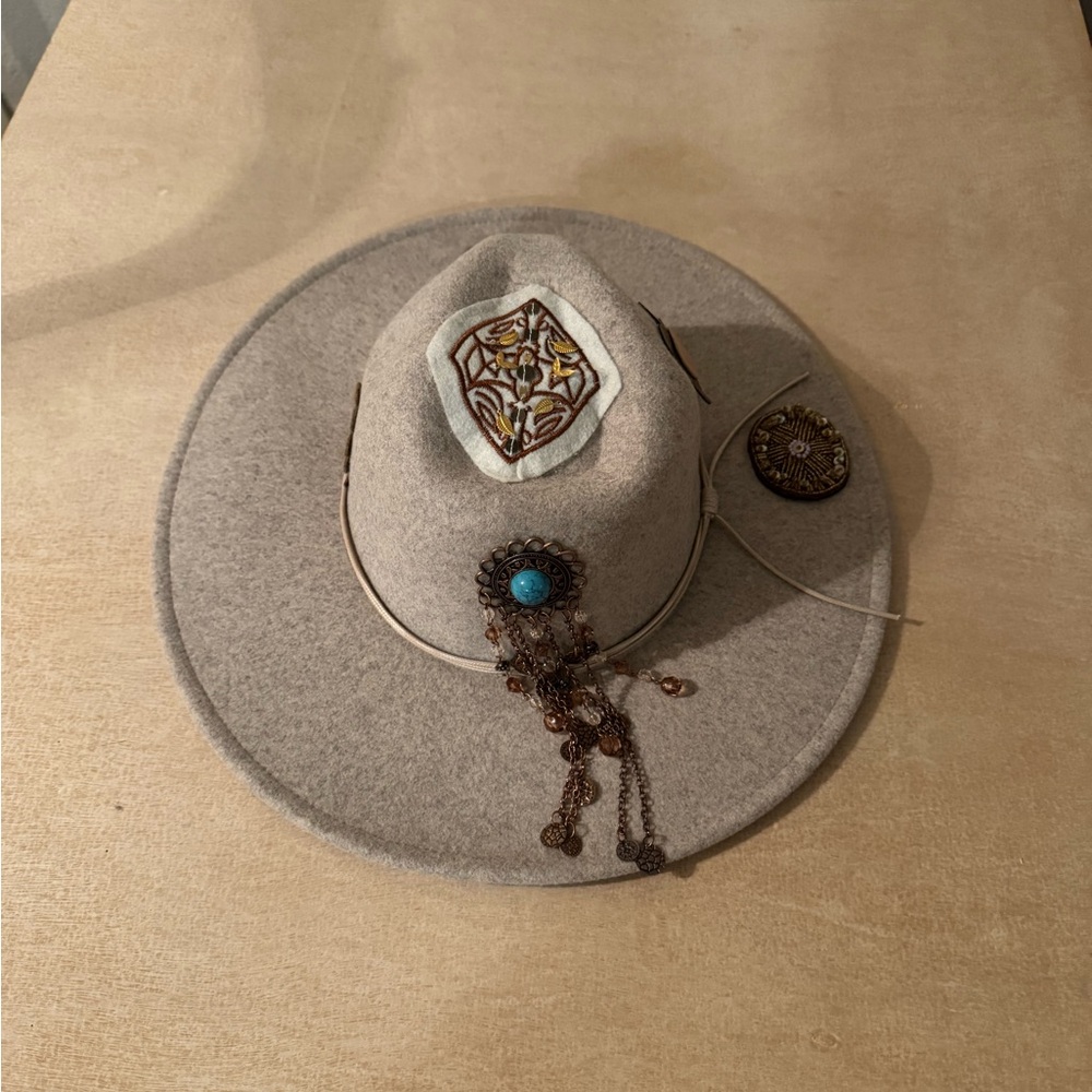 Elegant universal thread women Wilde hat